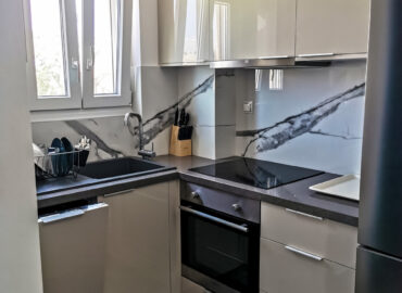 The Kitchen | GoldenDay I