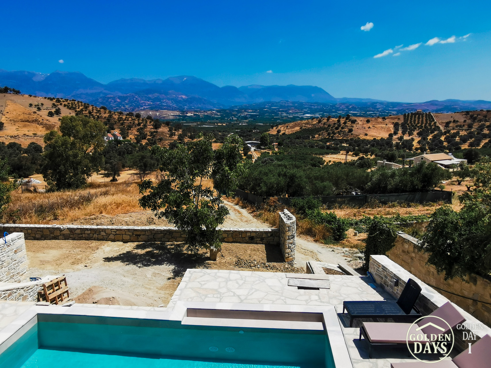 The Balcony with beautiful view | GoldenDay I