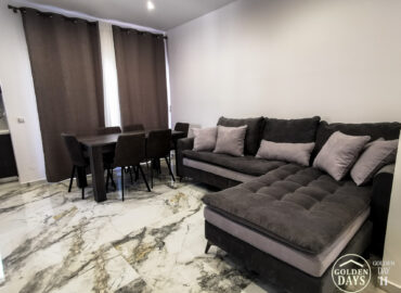 The Living Room | GoldenDay II