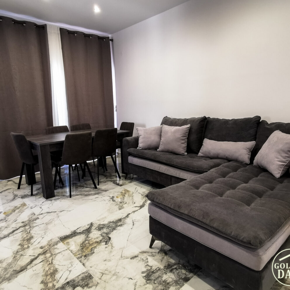 The Living Room | GoldenDay II