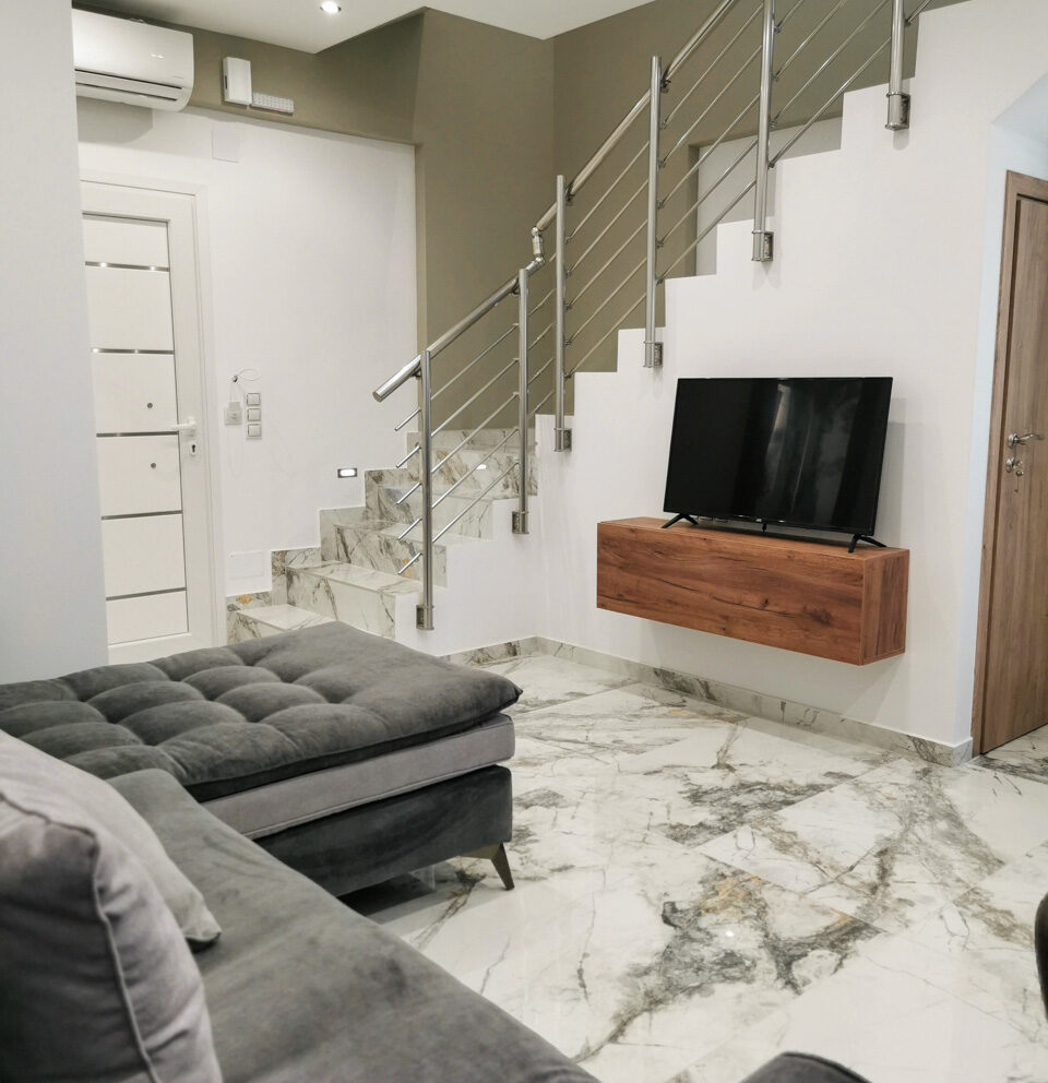 The Living Room | GoldenDay II