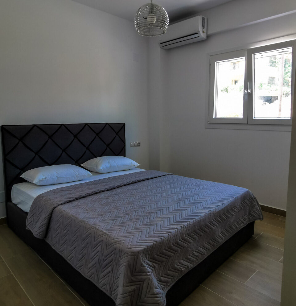 The Main Bedroom | GoldenDay II