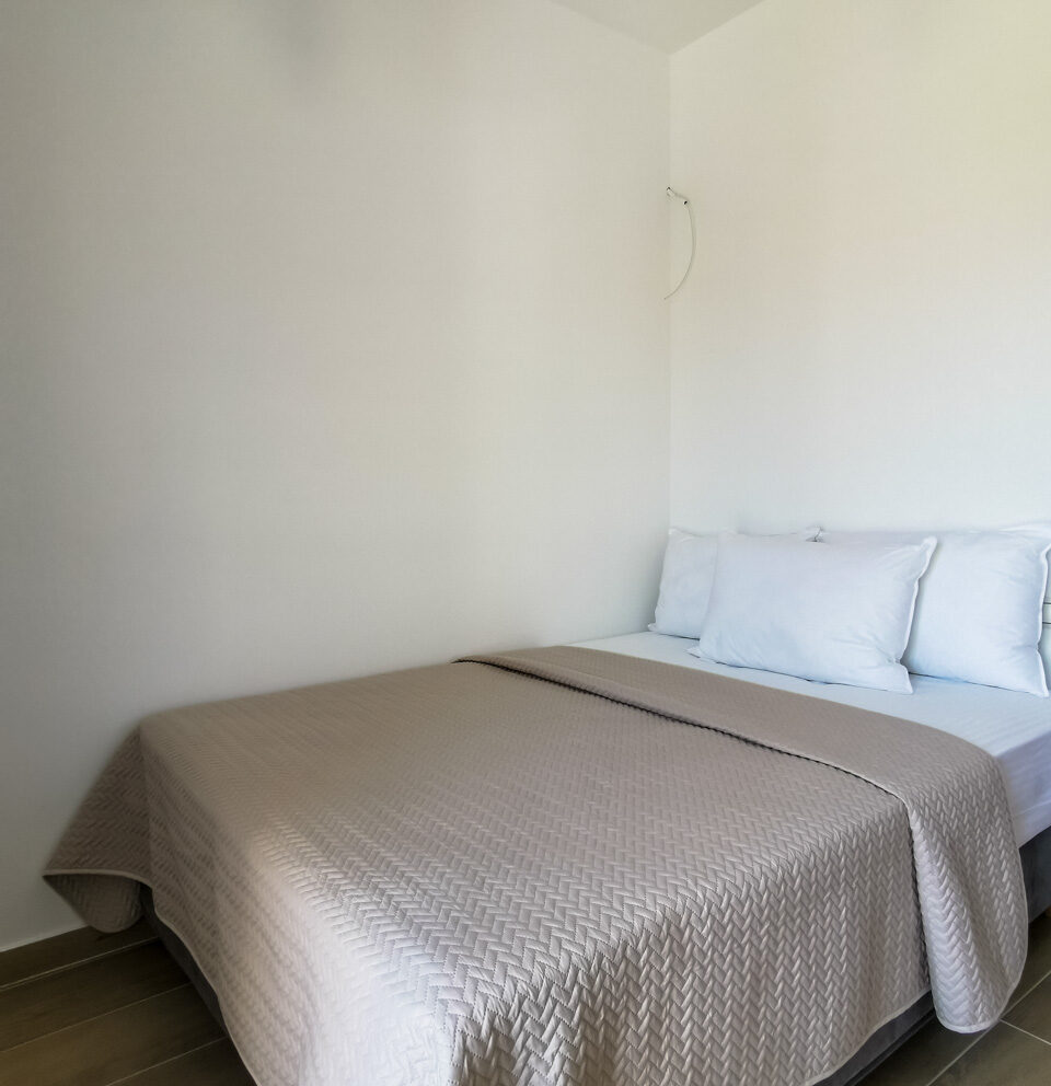 The Second Bedroom | GoldenDay II